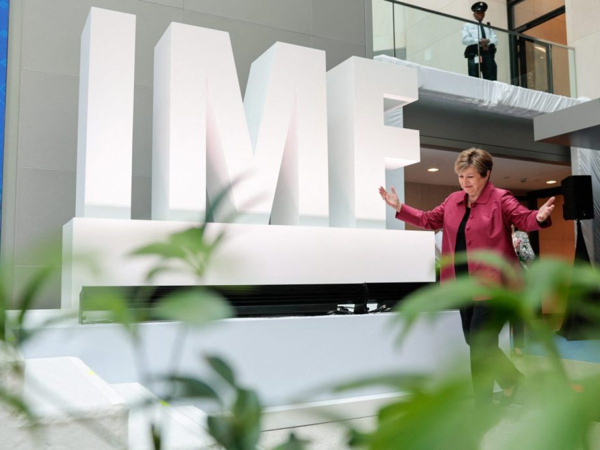 ΔΝΤ για ελληνική οικονομία: Βλέπει ανάπτυξη 1,8% το 2026 και αυξημένο πληθωρισμό στο 3,5%