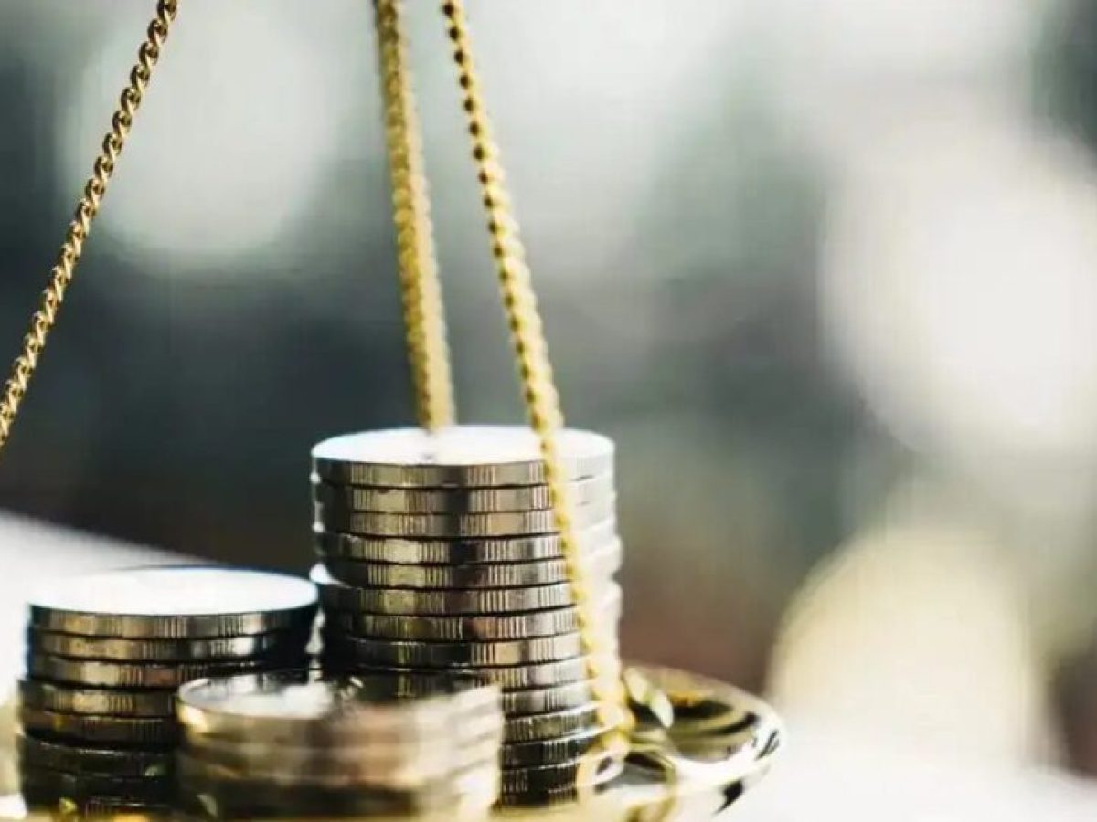 Μειώνεται το κόστος δανεισμού από τα ομόλογα – Προοπτική αναβάθμισης έως το 2029 για το ελληνικό Δημόσιο