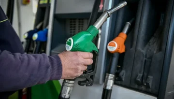 Fuel Pass 2026: Αντίστροφη μέτρηση για τις αιτήσεις, πώς θα λάβετε την ενίσχυση πριν από το Πάσχα