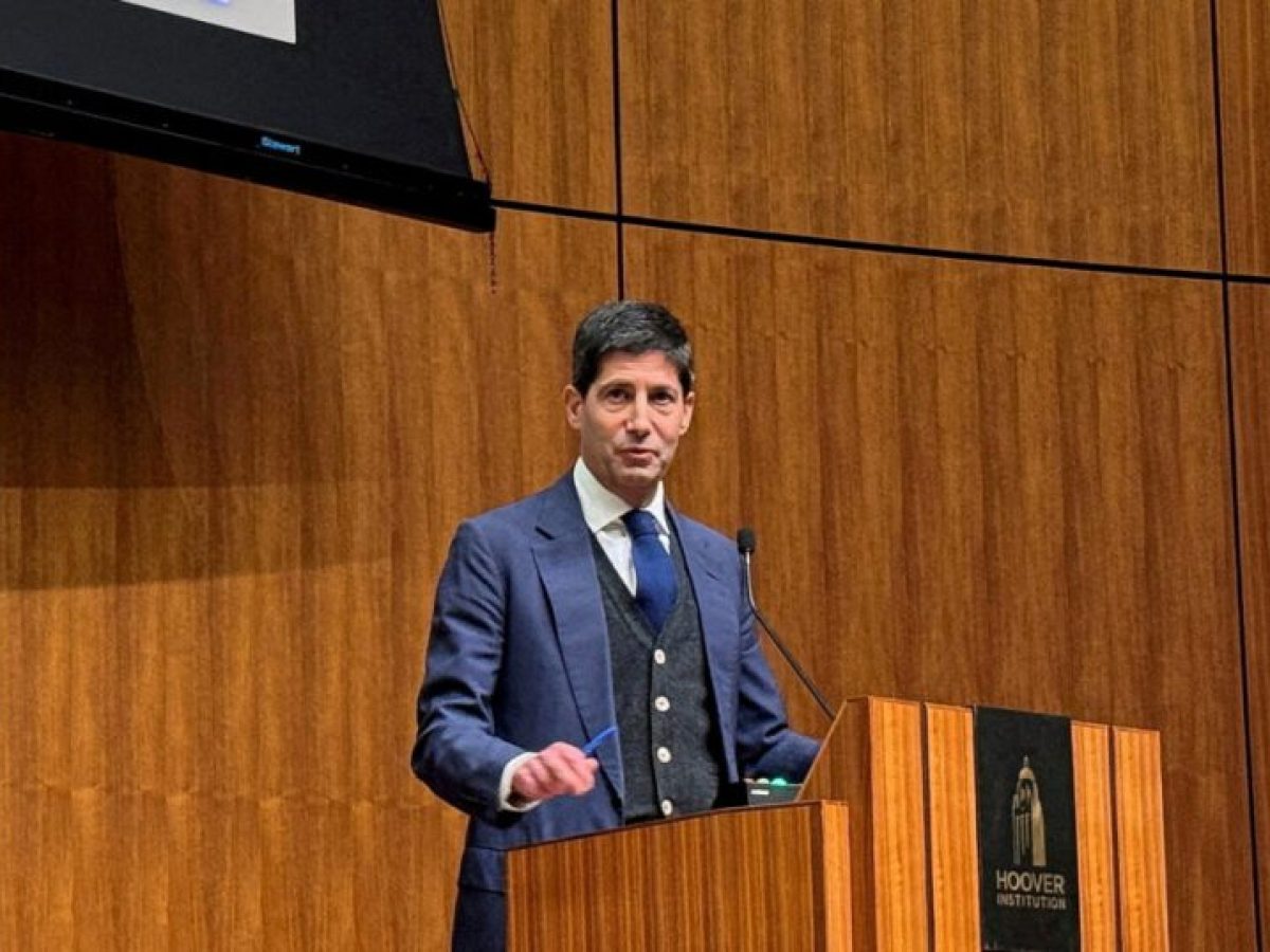 Όχι μόνο ο Τραμπ, αλλά και ο εκλεκτός του για την προεδρία της Fed, έρχεται από την… αυλή του Έπσταϊν;