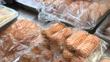 &Pi;ά&nu;&omega; &alpha;&pi;ό 1.800 έ&lambda;&epsilon;&gamma;&chi;&omicron;&iota; &epsilon;&nu;ό&psi;&epsilon;&iota; &Pi;ά&sigma;&chi;&alpha; &gamma;&iota;&alpha; &epsilon;&lambda;&lambda;&eta;&nu;&omicron;&pi;&omicron;&iota;ή&sigma;&epsilon;&iota;&sigmaf; &kappa;&rho;&epsilon;ά&tau;&omega;&nu;