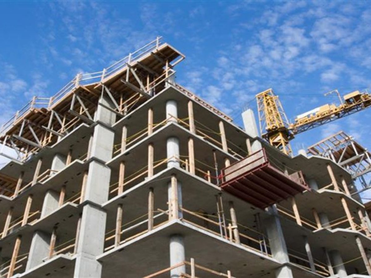 Εκρηξη στις τιμές των δομικών υλικών