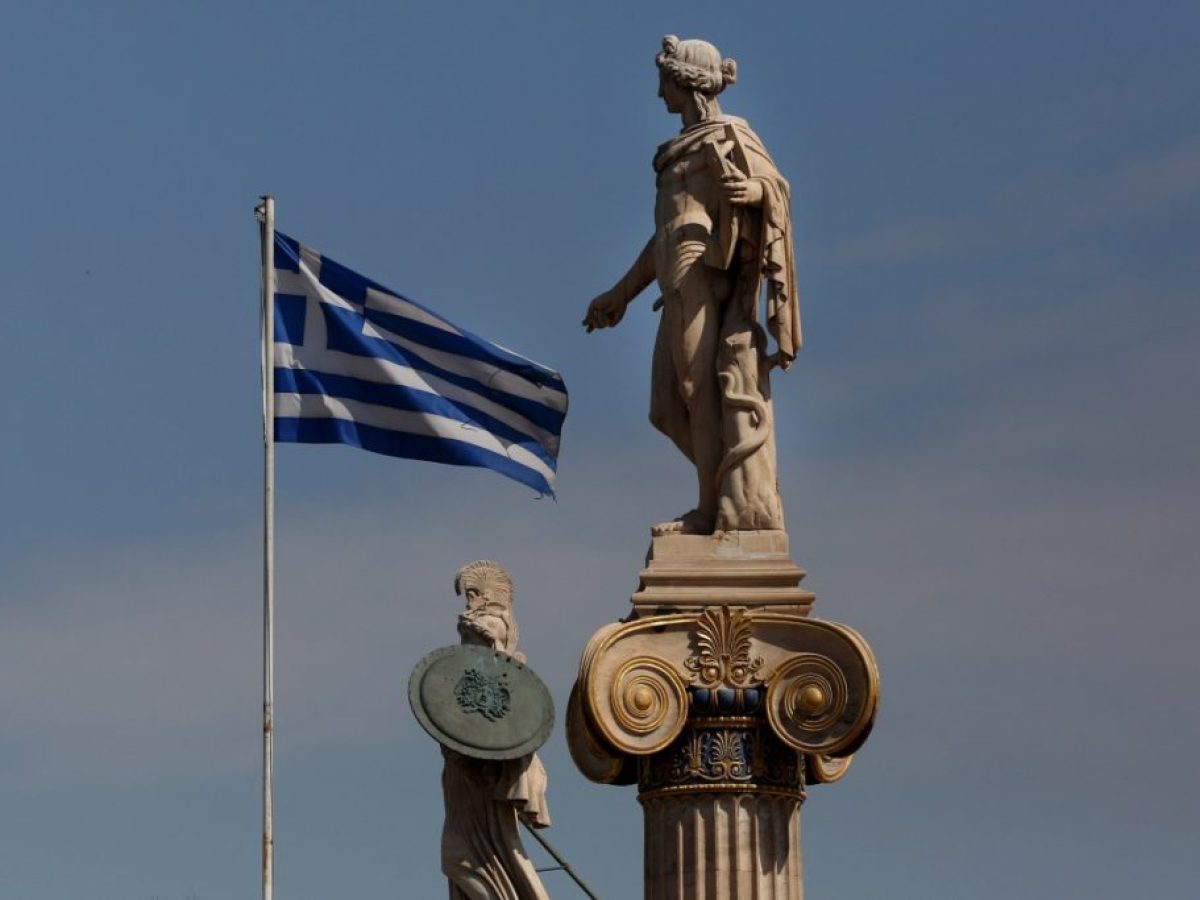 ΙΟΒΕ: «Φρένο» στην ανάπτυξη και άλμα τιμών – Το στοίχημα του τουρισμού, τα τρία σενάρια