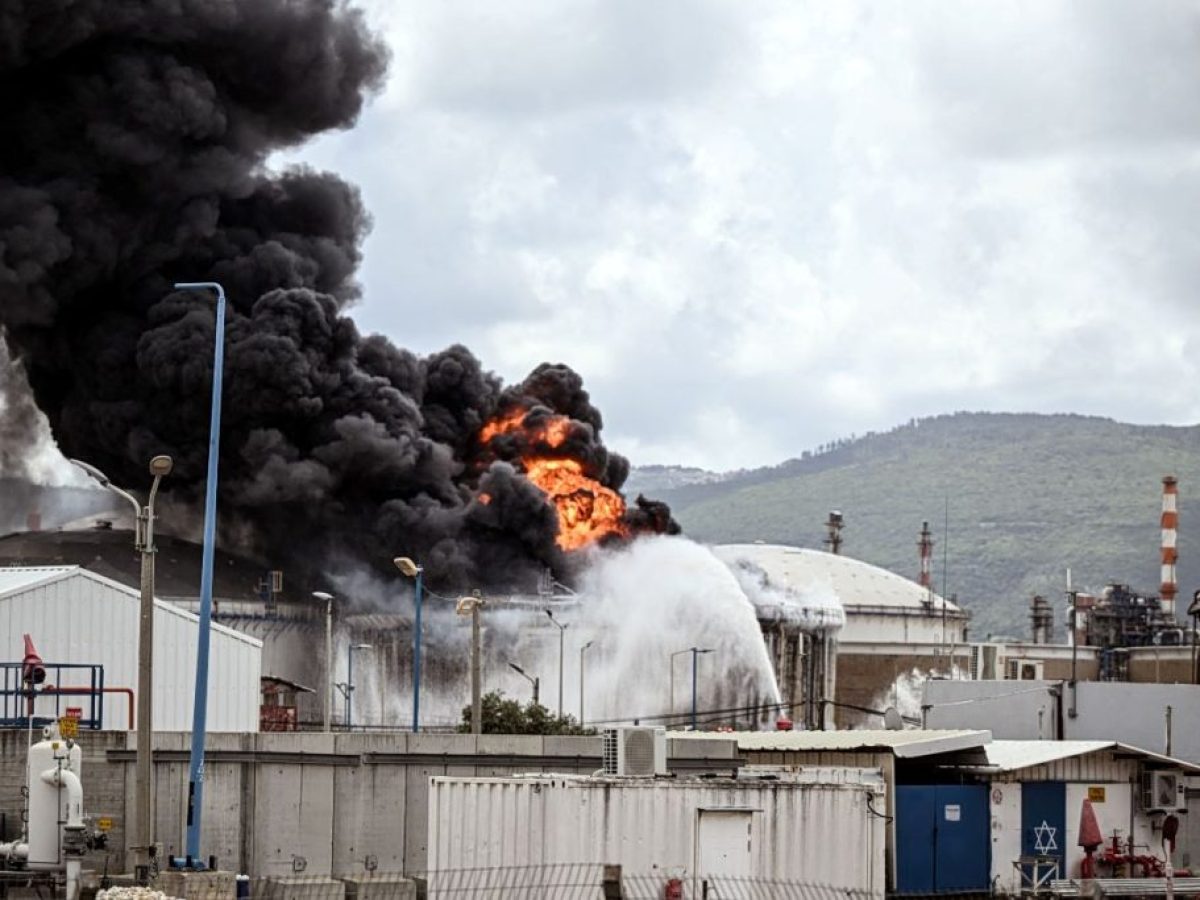 Συνεχίζεται το ράλι στο πετρέλαιο μετά το διάγγελμα Τραμπ – Πτώση στα χρηματιστήρια