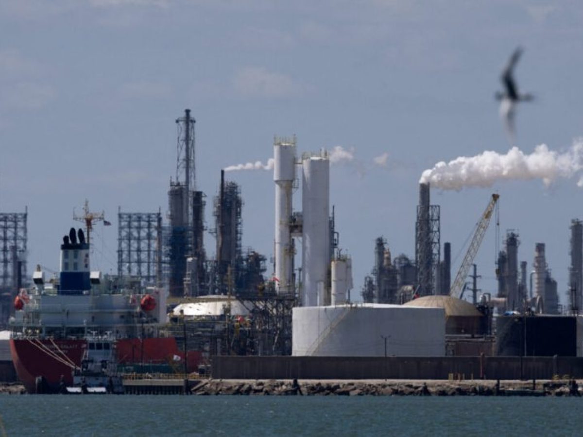 Νέο άλμα κάνει το πετρέλαιο, στα 110 δολάρια το Brent και διψήφια άνοδος για το αμερικανικό WTI