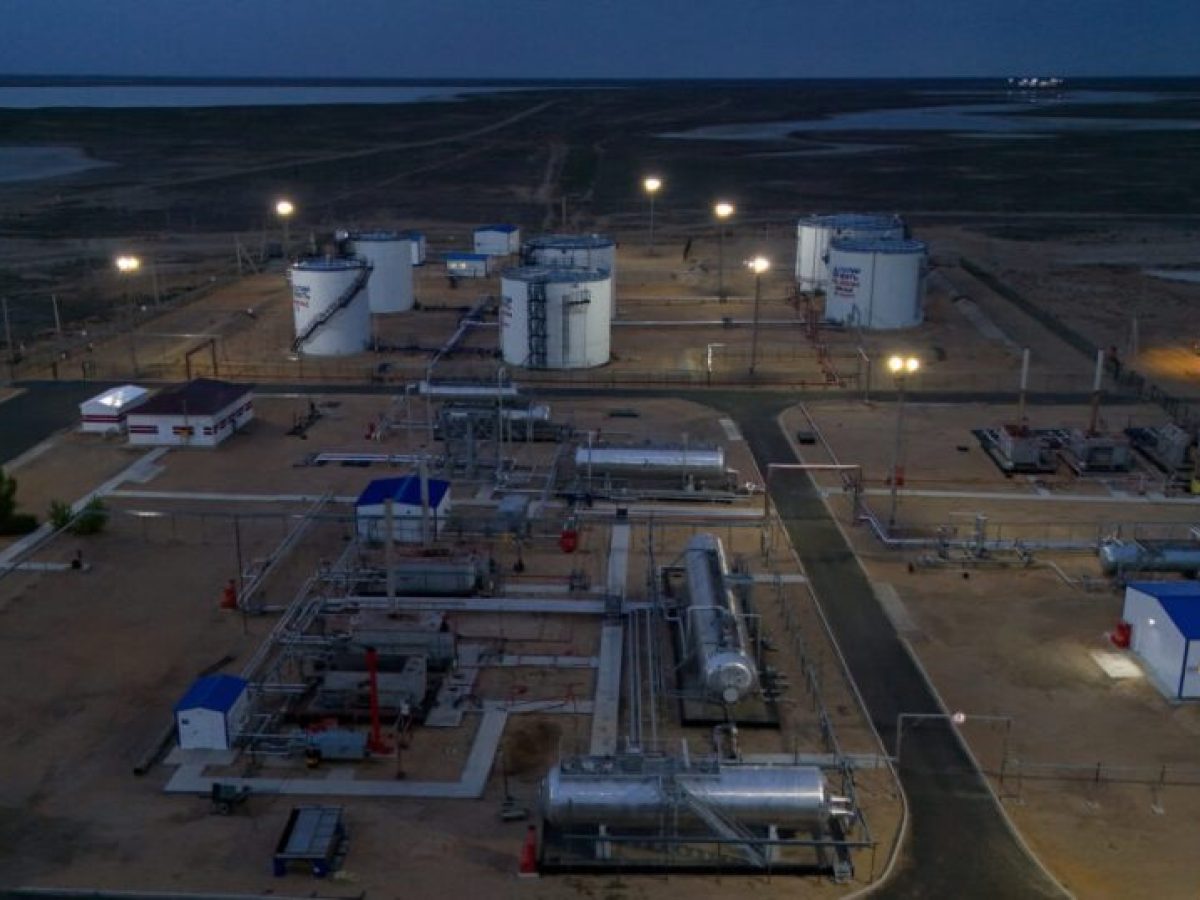 Νέα έκρηξη τιμών πετρελαίου με φόντο τα Στενά, το Ιράν και τις ανατροπές στον ΟΠΕΚ – Το Brent ξεπερνά τα 117 δολάρια