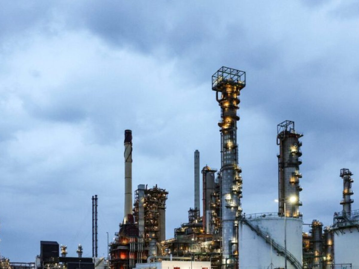 Οι τιμές του πετρελαίου παίρνουν απόσταση κάτω από τα 100 δολάρια το βαρέλι εν αναμονή του νέου γύρου ειρηνευτικών διαπραγματεύσεων