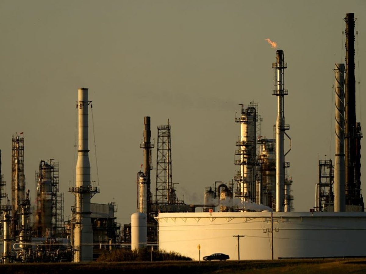 Πετρέλαιο: Εκρηκτική άνοδος στα 141 δολάρια το Brent spot – Υψηλά 15ετίας