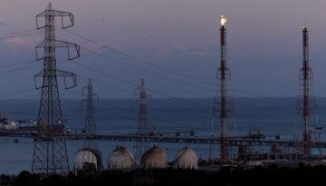 Συνεχίζεται η πτώση στις τιμές πετρελαίου με φόντο σενάρια ειρήνης ΗΠΑ – Ιράν