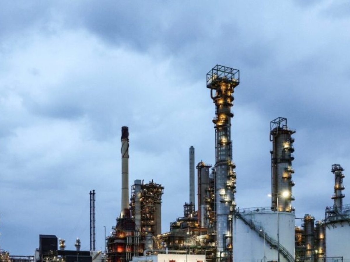 Το πετρέλαιο σκαρφαλώνει πάνω από τα 100 δολάρια – Η απουσία προόδου στις διαπραγματεύσεις ΗΠΑ-Ιράν έφερε άνοδο πάνω από 2%