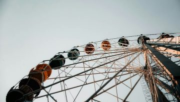 &Epsilon;&lambda;&lambda;&eta;&nu;&iota;&kappa;ή &omicron;&iota;&kappa;&omicron;&nu;&omicron;&mu;ί&alpha;: &Eta; &nu;έ&alpha; έ&kappa;&theta;&epsilon;&sigma;&eta; &tau;&eta;&sigmaf; EY