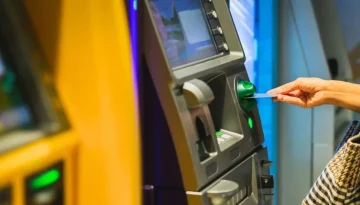 &Pi;ό&sigma;&epsilon;&sigmaf; &eta;&mu;έ&rho;&epsilon;&sigmaf; &theta;&alpha; &mu;&epsilon;ί&nu;&omicron;&upsilon;&nu; &kappa;&lambda;&epsilon;&iota;&sigma;&tau;έ&sigmaf; &omicron;&iota; &tau;&rho;ά&pi;&epsilon;&zeta;&epsilon;&sigmaf; &tau;&omicron; &Pi;ά&sigma;&chi;&alpha;