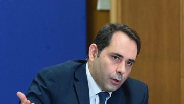 Πετραλιάς για προϋπολογισμό επιδόσεων: Αλλαγές στον έλεγχο των κρατικών δαπανών με govERP και νέους δείκτες στην Υγεία