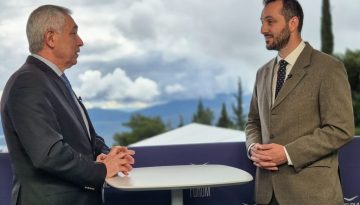 &Gamma;&iota;ώ&rho;&gamma;&omicron;&sigmaf; &Delta;&omicron;&upsilon;&kappa;ί&delta;&eta;&sigmaf;: &Pi;&omicron;&lambda;&lambda;&alpha;&pi;&lambda;&alpha;&sigma;&iota;&alpha;&sigma;&tau;ή&sigmaf; &pi;&alpha;&rho;&alpha;&gamma;&omega;&gamma;&iota;&kappa;ό&tau;&eta;&tau;&alpha;&sigmaf; &gamma;&iota;&alpha; &tau;&iota;&sigmaf; &mu;&iota;&kappa;&rho;&omicron;&mu;&epsilon;&sigma;&alpha;ί&epsilon;&sigmaf; &epsilon;&pi;&iota;&chi;&epsilon;&iota;&rho;ή&sigma;&epsilon;&iota;&sigmaf; &eta; &Tau;&epsilon;&chi;&nu;&eta;&tau;ή &Nu;&omicron;&eta;&mu;&omicron;&sigma;ύ&nu;&eta;