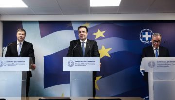 &Pi;&iota;&epsilon;&rho;&rho;&alpha;&kappa;ά&kappa;&eta;&sigmaf; &mu;&epsilon;&tau;ά &tau;&eta; &sigma;&upsilon;&nu;ά&nu;&tau;&eta;&sigma;&eta; &mu;&epsilon; &Nu;&tau;&omicron;&mu;&pi;&rho;ό&beta;&sigma;&kappa;&iota;&sigmaf;: &Epsilon;&nu;&iota;&sigma;&chi;ύ&sigma;&alpha;&mu;&epsilon; &tau;&omicron;&upsilon;&sigmaf; &pi;&omicron;&lambda;ί&tau;&epsilon;&sigmaf; &mu;&epsilon; 800 &epsilon;&kappa;&alpha;&tau;. &epsilon;&upsilon;&rho;ώ &mu;έ&sigma;&alpha; &sigma;&tau;&eta;&nu; &kappa;&rho;ί&sigma;&eta;, &eta; &epsilon;&lambda;&lambda;&eta;&nu;&iota;&kappa;ή &omicron;&iota;&kappa;&omicron;&nu;&omicron;&mu;ί&alpha; &epsilon;ί&nu;&alpha;&iota; &pi;&iota;&alpha; &alpha;&nu;&theta;&epsilon;&kappa;&tau;&iota;&kappa;ή