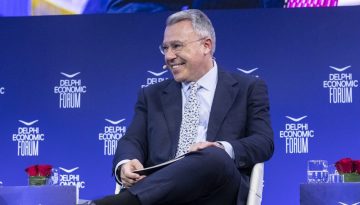 Ψάλτης (Alpha Bank): 300 δισ. ευρώ αποταμιεύσεων τον χρόνο εκτός Ευρώπης