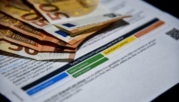 &Delta;&Epsilon;&Eta;: &Sigma;&tau;&alpha;&theta;&epsilon;&rho;ά &tau;&alpha; &tau;&iota;&mu;&omicron;&lambda;ό&gamma;&iota;&alpha; &Mu;&alpha;ΐ&omicron;&upsilon;