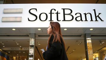 &Eta; SoftBank &theta;έ&lambda;&epsilon;&iota; &nu;&alpha; &iota;&delta;&rho;ύ&sigma;&epsilon;&iota; &epsilon;&tau;&alpha;&iota;&rho;&epsilon;ί&alpha; &mu;&epsilon; &alpha;&pi;&omicron;&tau;ί&mu;&eta;&sigma;&eta; 100 &delta;&iota;&sigma;. &delta;&omicron;&lambda;&alpha;&rho;ί&omega;&nu; &gamma;&iota;&alpha; &nu;&alpha; &tau;&eta;&nu; &epsilon;&iota;&sigma;ά&gamma;&epsilon;&iota; &sigma;&tau;&omicron; &alpha;&mu;&epsilon;&rho;&iota;&kappa;&alpha;&nu;&iota;&kappa;ό &chi;&rho;&eta;&mu;&alpha;&tau;&iota;&sigma;&tau;ή&rho;&iota;&omicron;