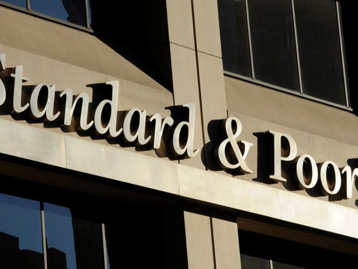 Standard & Poor’s: Kατεβάζει τον πήχη ανάπτυξης της Ελλάδας – Τι αναφέρει η εκτίμηση