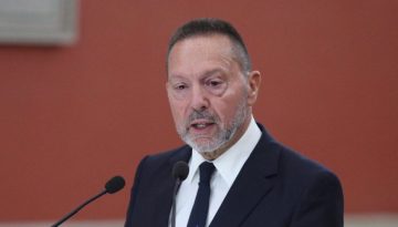 &Sigma;&tau;&omicron;&upsilon;&rho;&nu;ά&rho;&alpha;&sigmaf;: &Tau;&alpha; &delta;ύ&sigma;&kappa;&omicron;&lambda;&alpha; &epsilon;ί&nu;&alpha;&iota; &mu;&pi;&rho;&omicron;&sigma;&tau;ά &mu;&alpha;&sigmaf; &mu;&epsilon; &tau;&omicron;&nu; &pi;ό&lambda;&epsilon;&mu;&omicron; &sigma;&tau;&eta; &Mu;έ&sigma;&eta; &Alpha;&nu;&alpha;&tau;&omicron;&lambda;ή &gamma;&iota;&rsquo; &alpha;&upsilon;&tau;ό &epsilon;ί&nu;&alpha;&iota; &sigma;&eta;&mu;&alpha;&nu;&tau;&iota;&kappa;ή &eta; &pi;&omicron;&lambda;&iota;&tau;&iota;&kappa;ή &sigma;&tau;&alpha;&theta;&epsilon;&rho;ό&tau;&eta;&tau;&alpha;