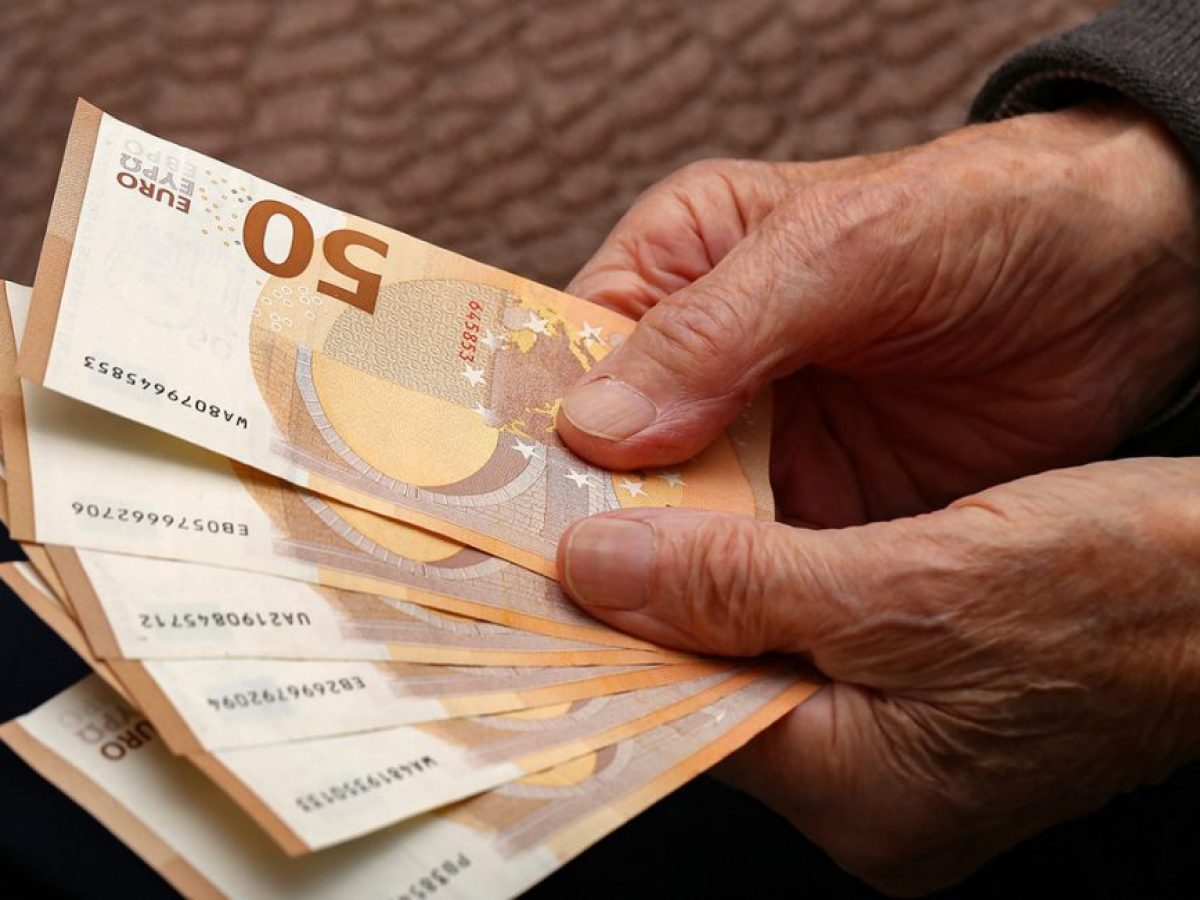 Οριστικοποιήθηκαν οι ημερομηνίες πληρωμής για τις συντάξεις του Μαΐου – Πότε θα καταβληθούν τα χρήματα
