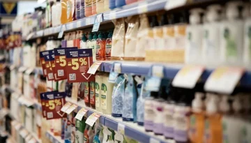 Τι αγοράζουν περισσότερο οι καταναλωτές: Άνοδος στις πωλήσεις των σούπερ μάρκετ το 2026