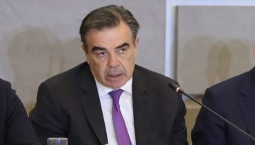 &Sigma;&chi;&omicron;&iota;&nu;ά&sigmaf; &gamma;&iota;&alpha; &Kappa;&Alpha;&Pi;: Έ&mu;&phi;&alpha;&sigma;&eta; &sigma;&tau;&eta; &sigma;&tau;ή&rho;&iota;&xi;&eta; &sigma;&tau;&omega;&nu; &nu;&epsilon;&omicron;&epsilon;&iota;&sigma;&epsilon;&rho;&chi;ό&mu;&epsilon;&nu;&omega;&nu; &alpha;&gamma;&rho;&omicron;&tau;ώ&nu;, &tau;&omicron;&upsilon; &epsilon;&iota;&sigma;&omicron;&delta;ή&mu;&alpha;&tau;&omicron;&sigmaf; &kappa;&alpha;&iota; &tau;&eta;&sigmaf; &alpha;&nu;&tau;&alpha;&gamma;&omega;&nu;&iota;&sigma;&tau;&eta;&kappa;ό&tau;&eta;&tau;&alpha;&sigmaf; &tau;&omicron;&upsilon; &pi;&rho;&omega;&tau;&omicron;&gamma;&epsilon;&nu;&omicron;ύ&sigmaf; &tau;&omicron;&mu;έ&alpha;