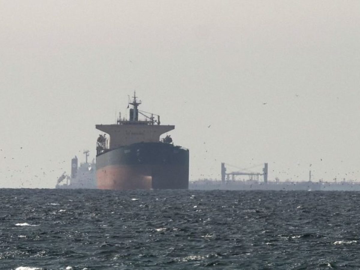 Στενά του Ορμούζ: Οι πλοιοκτήτες «ζυγίζουν» το ρίσκο μετά την συμφωνία εκεχειρίας – Ελληνόκτητο δεξαμενόπλοιο μεταξύ όσων επιχειρούν έξοδο