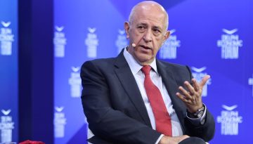 &Sigma;&pi;. &Theta;&epsilon;&omicron;&delta;&omega;&rho;ό&pi;&omicron;&upsilon;&lambda;&omicron;&sigmaf;: &Eta; &gamma;&rho;&alpha;&phi;&epsilon;&iota;&omicron;&kappa;&rho;&alpha;&tau;ί&alpha; &tau;&omicron; &mu;&epsilon;&gamma;&alpha;&lambda;ύ&tau;&epsilon;&rho;&omicron; &epsilon;&mu;&pi;ό&delta;&iota;&omicron; &gamma;&iota;&alpha; &tau;&eta;&nu; &epsilon;&pi;&alpha;&nu;&alpha;&beta;&iota;&omicron;&mu;&eta;&chi;&alpha;&nu;&omicron;&pi;&omicron;ί&eta;&sigma;&eta; &tau;&eta;&sigmaf; &Epsilon;&upsilon;&rho;ώ&pi;&eta;&sigmaf;