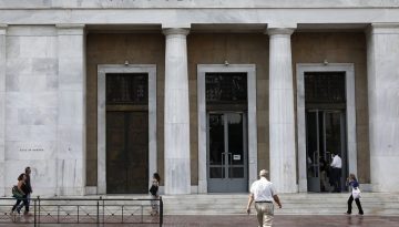 &Omicron; &delta;&rho;ό&mu;&omicron;&sigmaf; &gamma;&iota;&alpha; &tau;&eta;&nu; &alpha;&nu;&alpha;&beta;ά&theta;&mu;&iota;&sigma;&eta; &tau;&omicron;&upsilon; &epsilon;&lambda;&lambda;&eta;&nu;&iota;&kappa;&omicron;ύ &alpha;&xi;&iota;ό&chi;&rho;&epsilon;&omicron;&upsilon; &ndash; &Tau;&iota; &epsilon;&kappa;&tau;&iota;&mu;ά &eta; &Tau;&rho;ά&pi;&epsilon;&zeta;&alpha; &tau;&eta;&sigmaf; &Epsilon;&lambda;&lambda;ά&delta;&omicron;&sigmaf;