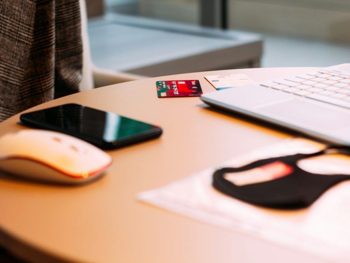 Τράπεζες σε «ψηφιακό πυρετό»: 250 εκατ. τον χρόνο και το κινητό γίνεται ο νέος τραπεζίτης