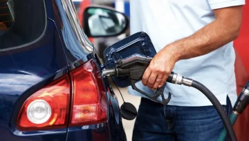 Μικρή μείωση στην Αχαΐα: «Κάηκε» στην αντλία η επιδότηση – Από τη Μ. Δευτέρα οι αιτήσεις για fuel pass