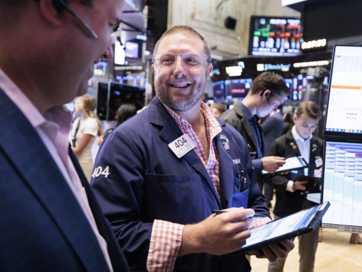 Πράσινη η Wall Street, ο S&P 500 ανέκτησε τη χασούρα από τον πόλεμο