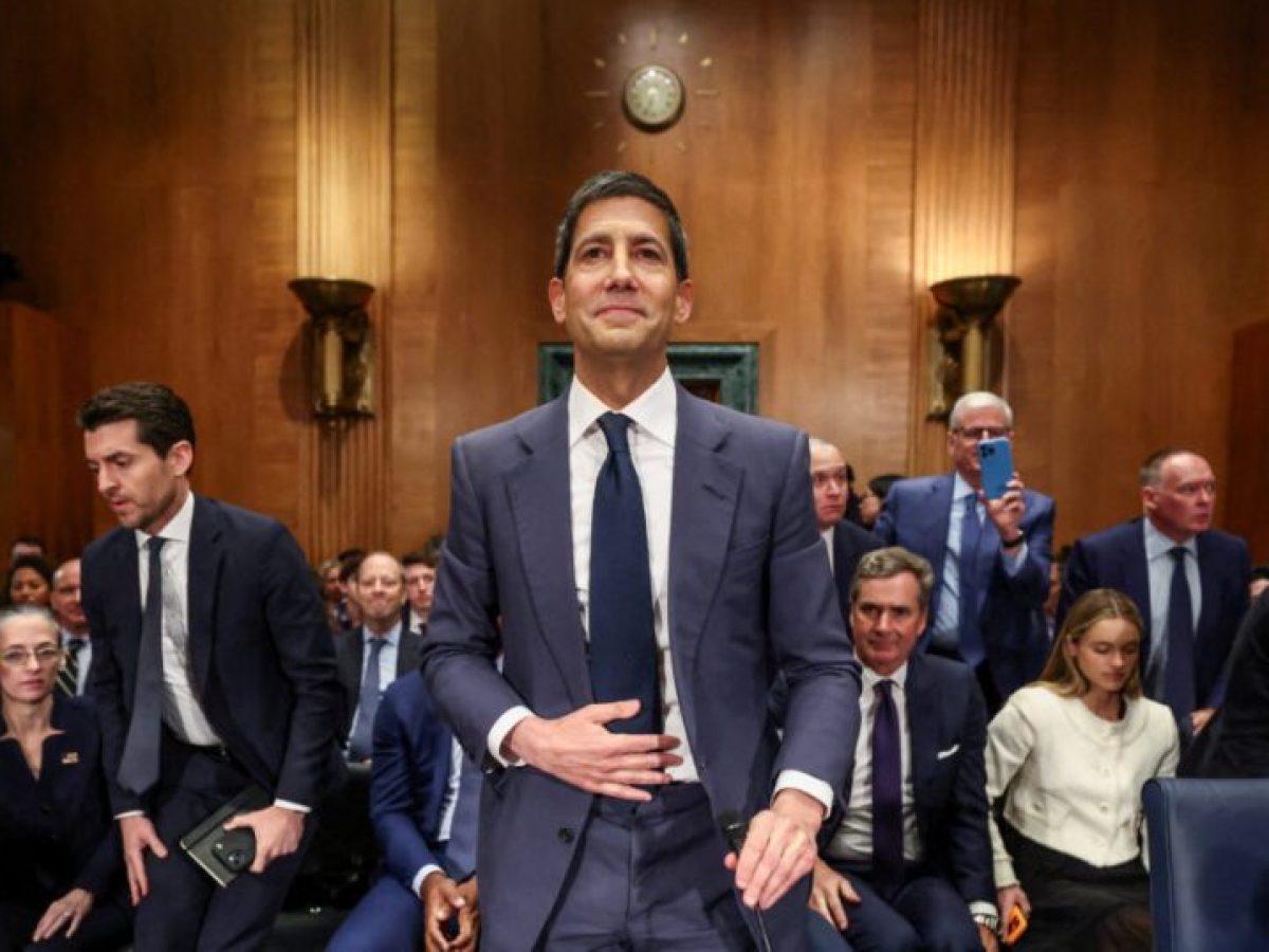 Ένα βήμα πριν τη Fed ο Κέβιν Γουόρς μετά την έγκριση της Επιτροπής – Προωθείται από τους Ρεπουμπλικάνους