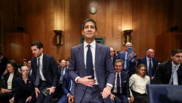 Ένα βήμα πριν τη Fed ο Κέβιν Γουόρς μετά την έγκριση της Επιτροπής – Προωθείται από τους Ρεπουμπλικάνους