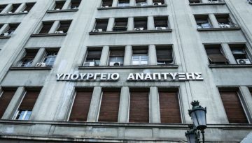 &Upsilon;&pi;. &Alpha;&nu;ά&pi;&tau;&upsilon;&xi;&eta;&sigmaf;: &Delta;έ&kappa;&alpha; &pi;&alpha;&rho;&epsilon;&mu;&beta;ά&sigma;&epsilon;&iota;&sigmaf; &pi;&omicron;&upsilon; &epsilon;&nu;&iota;&sigma;&chi;ύ&omicron;&upsilon;&nu; &epsilon;&pi;&iota;&chi;&epsilon;&iota;&rho;&eta;&mu;&alpha;&tau;&iota;&kappa;ό&tau;&eta;&tau;&alpha;, &beta;&iota;&omicron;&mu;&eta;&chi;&alpha;&nu;ί&alpha; &kappa;&alpha;&iota; &alpha;&nu;&tau;&alpha;&gamma;&omega;&nu;&iota;&sigma;&tau;&iota;&kappa;ό&tau;&eta;&tau;&alpha;