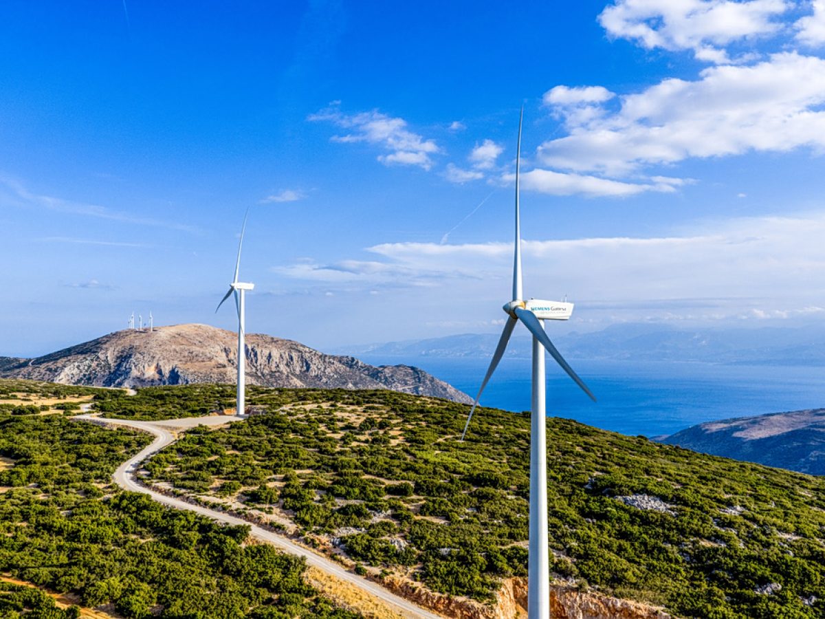 Νησιά και βουνοκορφές χωρίς ανεμογεννήτριες – Τι αλλάζει, ποια έργα μπλοκάρουν