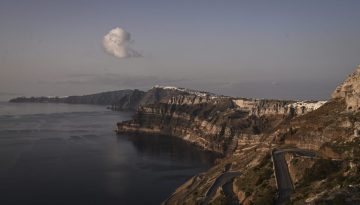 &Tau;&omicron; &nu;έ&omicron; &Chi;&omega;&rho;&omicron;&tau;&alpha;&xi;&iota;&kappa;ό &Pi;&lambda;&alpha;ί&sigma;&iota;&omicron; &delta;&iota;&chi;ά&zeta;&epsilon;&iota; &tau;&eta;&nu; &alpha;&gamma;&omicron;&rho;ά &kappa;&alpha;&iota; &tau;&eta;&nu; &epsilon;&pi;&iota;&sigma;&tau;&eta;&mu;&omicron;&nu;&iota;&kappa;ή &kappa;&omicron;&iota;&nu;ό&tau;&eta;&tau;&alpha;