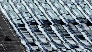 &Epsilon;&Epsilon; &kappa;&alpha;&iota; &Eta;&Pi;&Alpha; &sigma;&epsilon; &tau;&rho;&omicron;&chi;&iota;ά &epsilon;&mu;&pi;&omicron;&rho;&iota;&kappa;ή&sigmaf; &sigma;ύ&gamma;&kappa;&rho;&omicron;&upsilon;&sigma;&eta;&sigmaf;: &Chi;&omega;&rho;ί&sigmaf; &sigma;&upsilon;&mu;&phi;&omega;&nu;ί&alpha; &omicron;&iota; &delta;&iota;&alpha;&pi;&rho;&alpha;&gamma;&mu;&alpha;&tau;&epsilon;ύ&sigma;&epsilon;&iota;&sigmaf; &gamma;&iota;&alpha; &tau;&omicron;&upsilon;&sigmaf; &delta;&alpha;&sigma;&mu;&omicron;ύ&sigmaf; &Tau;&rho;&alpha;&mu;&pi;