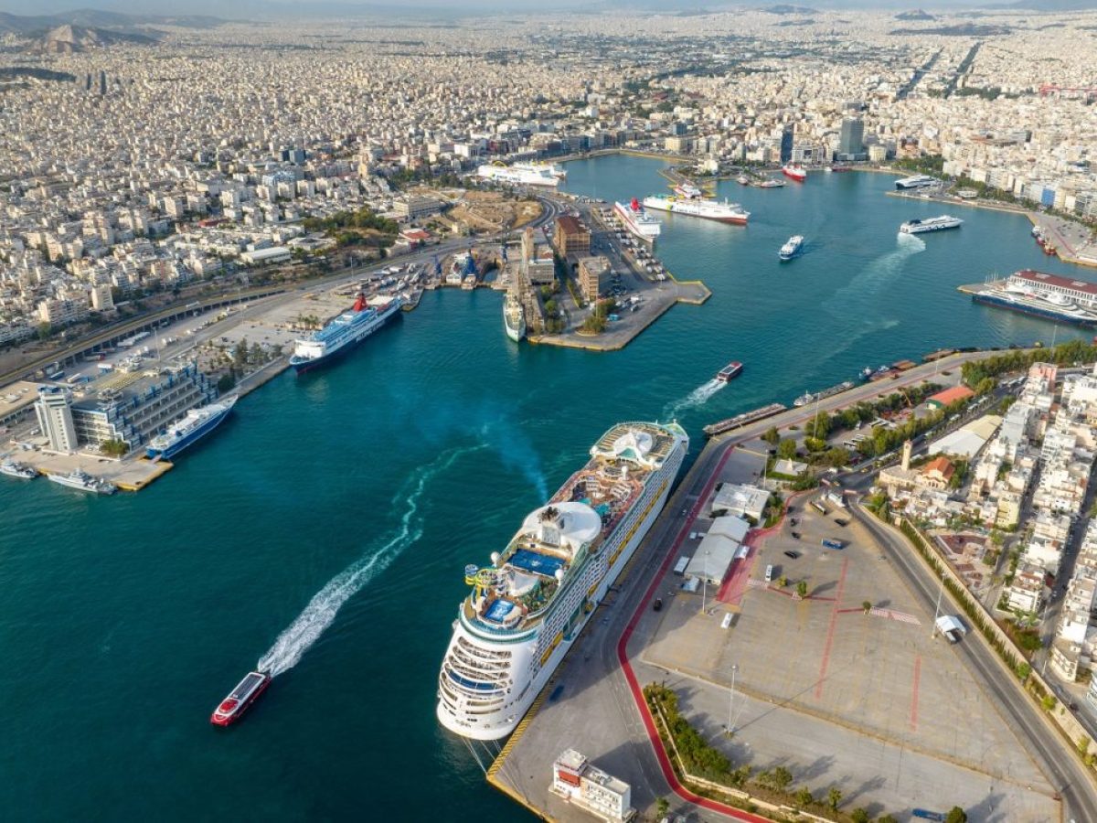 Ρύπανση κατά τον ανεφοδιασμό κρουαζιερόπλοιου στον Πειραιά – Δύο συλλήψεις στο πλαίσιο του αυτοφώρου