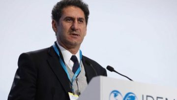 Francesco La Camera (IRENA) στο mononews: Τι χρειάζεται για να οχυρώνουν οι ΑΠΕ μια οικονομία απέναντι στις κρίσεις – Κατά 30% θα μειωθεί το κόστος της αποθήκευσης