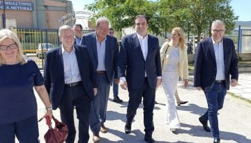 &Sigma;&tau;&eta; &Theta;&epsilon;&sigma;&sigma;&alpha;&lambda;&omicron;&nu;ί&kappa;&eta; &omicron; &Kappa;&upsilon;&rho;&iota;ά&kappa;&omicron;&sigmaf; &Pi;&iota;&epsilon;&rho;&rho;&alpha;&kappa;ά&kappa;&eta;&sigmaf;: A&nu;&alpha;&kappa;&omicron;ί&nu;&omega;&sigma;&epsilon; &tau;&eta;&nu; &alpha;&nu;&alpha;&kappa;&alpha;ί&nu;&iota;&sigma;&eta; &tau;&omicron;&upsilon; &sigma;&chi;&omicron;&lambda;&epsilon;ί&omicron;&upsilon; &tau;&omega;&nu; &delta;ύ&omicron; &nu;&iota;&kappa;&eta;&tau;&rho;&iota;ώ&nu; &tau;&omicron;&upsilon; European Money Quiz