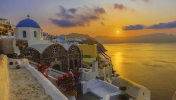 Σαντορίνη: Πλαφόν στην κρουαζιέρα, αναβάθμιση υποδομών και στοίχημα η βιωσιμότητα