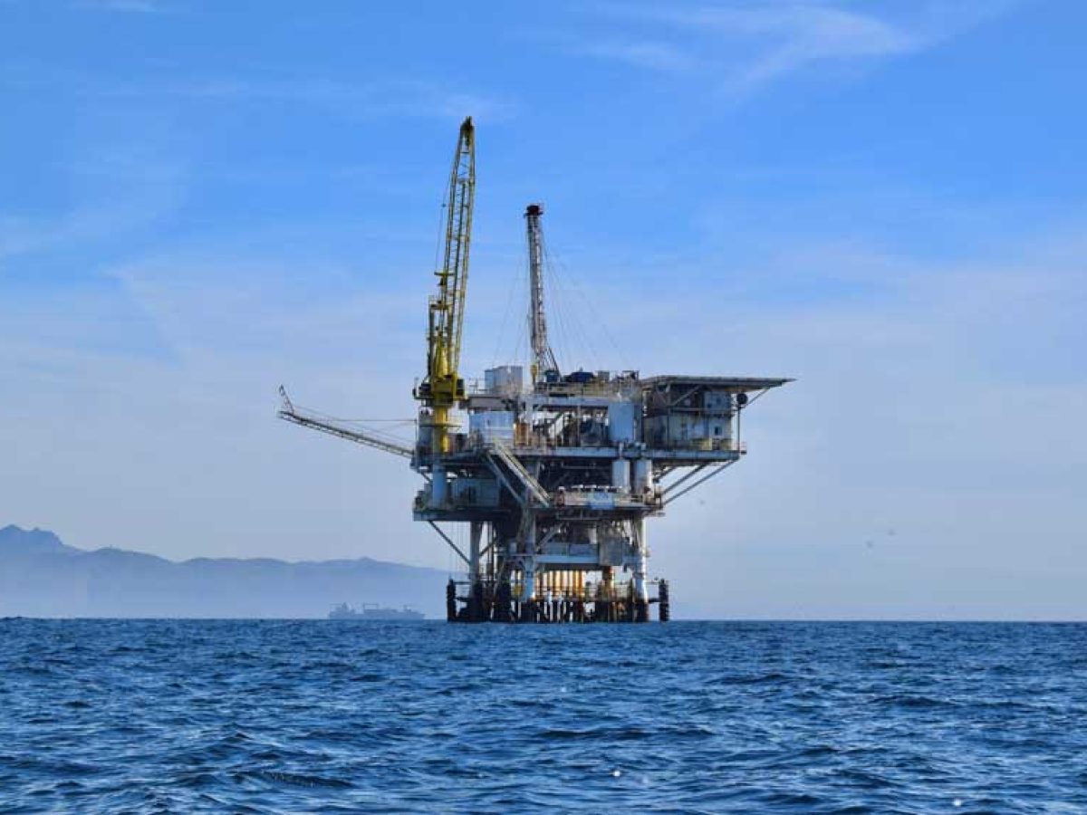 Μικρή πτώση στις τιμές πετρελαίου