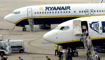 &Delta;&iota;&pi;&lambda;ό &chi;&tau;ύ&pi;&eta;&mu;&alpha; Ryanair: &Kappa;&lambda;&epsilon;ί&nu;&epsilon;&iota; &Theta;&epsilon;&sigma;&sigma;&alpha;&lambda;&omicron;&nu;ί&kappa;&eta; &kappa;&alpha;&iota; &Kappa;&rho;ή&tau;&eta;