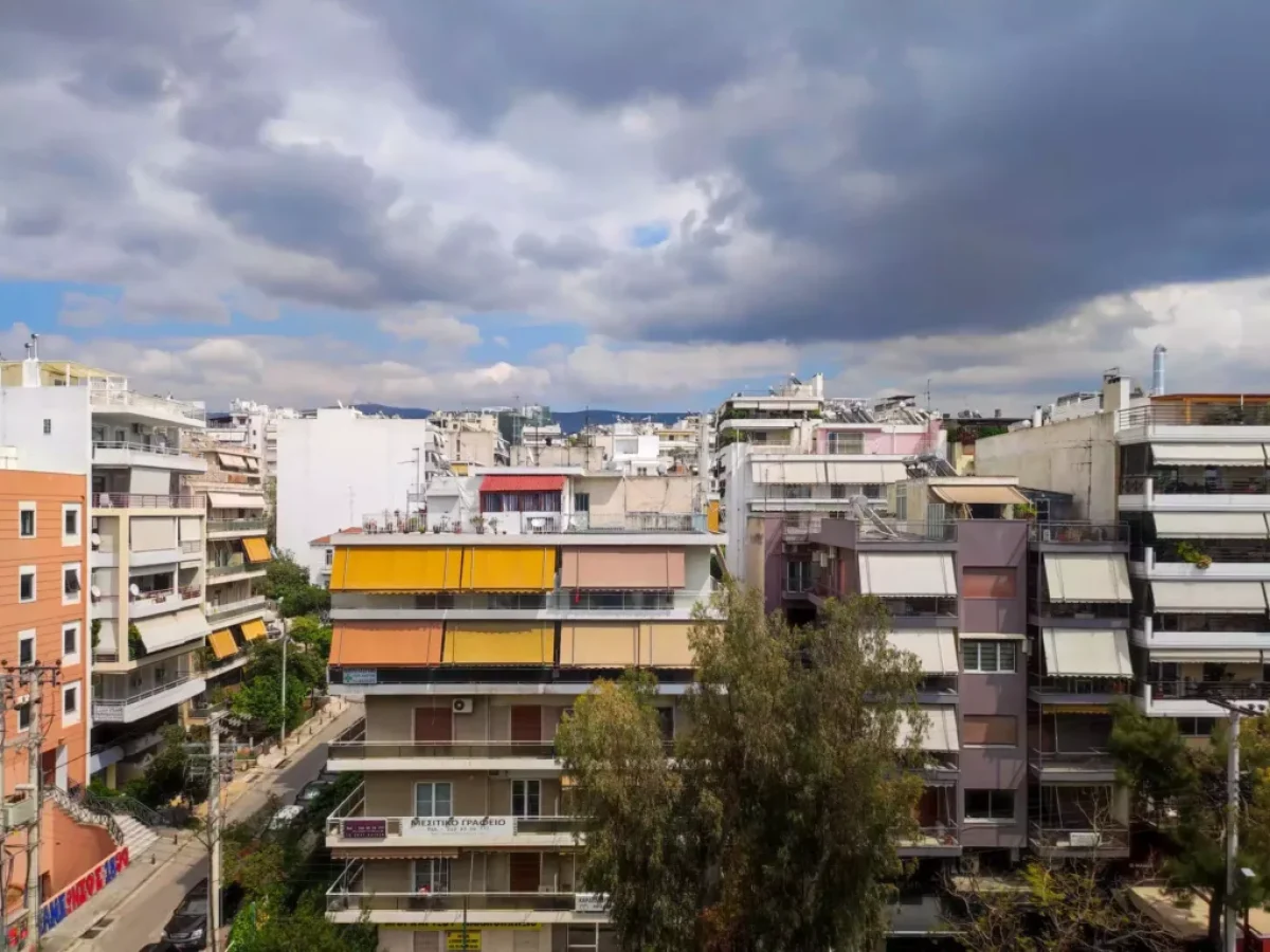 Βραχυχρόνιες μισθώσεις: Μείωση των ενεργών ΑΜΑ στο κέντρο της Αθήνας