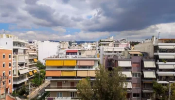 Βραχυχρόνιες μισθώσεις: Μείωση των ενεργών ΑΜΑ στο κέντρο της Αθήνας