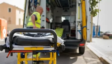 &Epsilon;&Sigma;&Upsilon; &kappa;&alpha;&iota; &Epsilon;&Kappa;&Alpha;&Beta;: &Pi;&omicron;&iota;&omicron;&iota; &mu;&pi;&alpha;ί&nu;&omicron;&upsilon;&nu; &sigma;&tau;&alpha; &beta;&alpha;&rho;έ&alpha; &kappa;&alpha;&iota; &mu;&pi;&omicron;&rho;&omicron;ύ&nu; &nu;&alpha; &beta;&gamma;&omicron;&upsilon;&nu; &nu;&omega;&rho;ί&tau;&epsilon;&rho;&alpha; &sigma;&tau;&eta; &sigma;ύ&nu;&tau;&alpha;&xi;&eta;