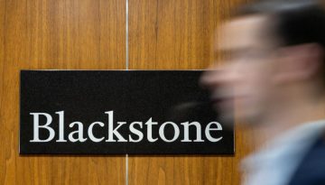 Η Blackstone «ψηφίζει» Ελλάδα: Αποκτά το μερίδιο του CVC στη Skroutz σε συμφωνία που αποτιμά την εταιρεία 635 εκατ. ευρώ