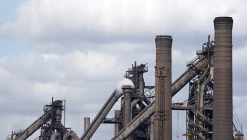 Η Βρετανία διασώζει την χαλυβουργία British Steel με κρατικοποίηση, σύμφωνα με τον Στάρμερ